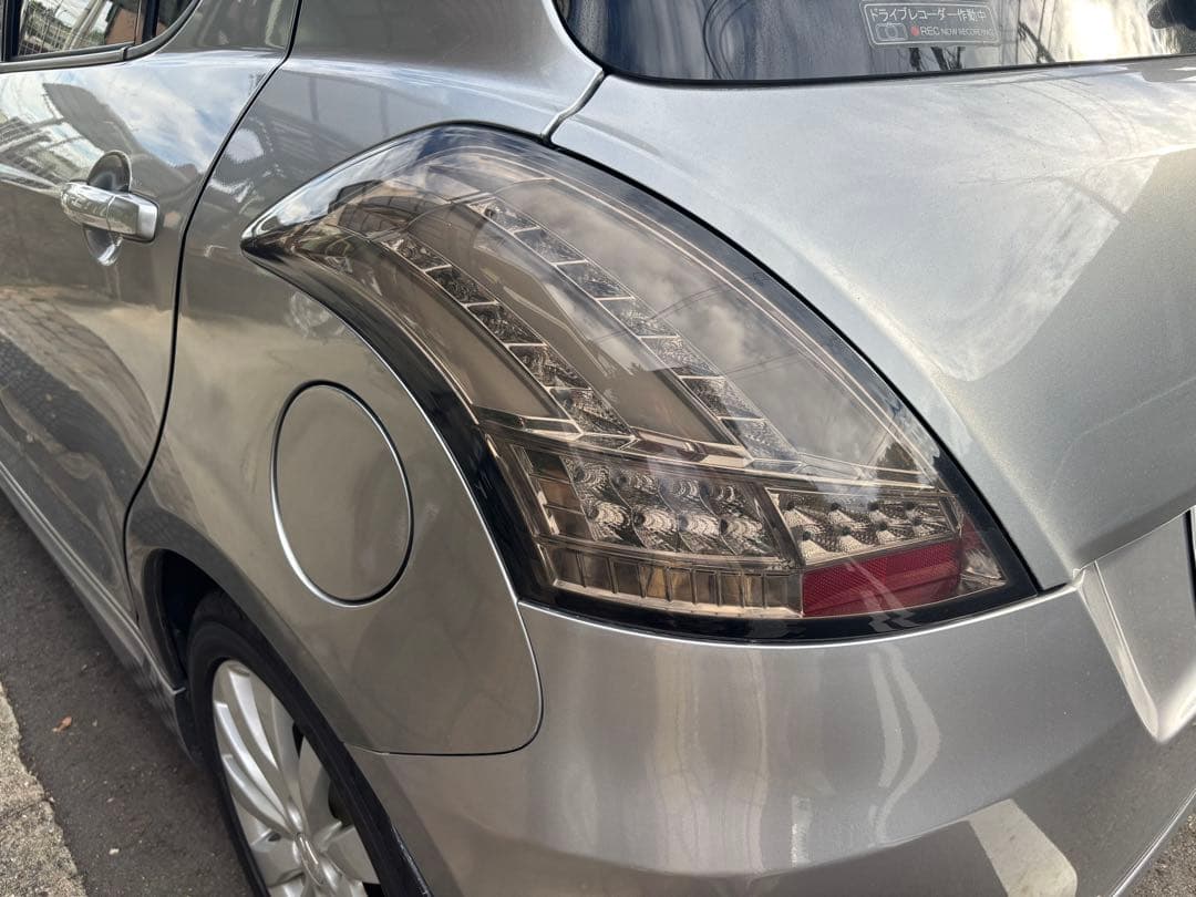 スモークLEDテールライト（スイフト 助手席側のみ）