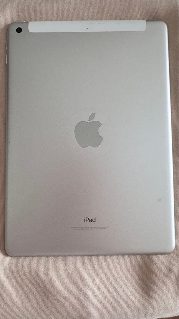 Apple iPad 6世代10.2インチ シルバー 本体