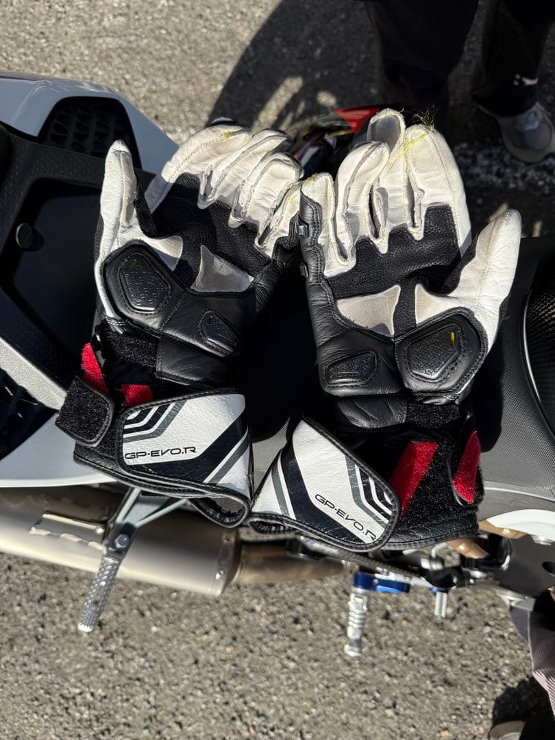 RSタイチ　GP-EVO.R レーシンググローブ
