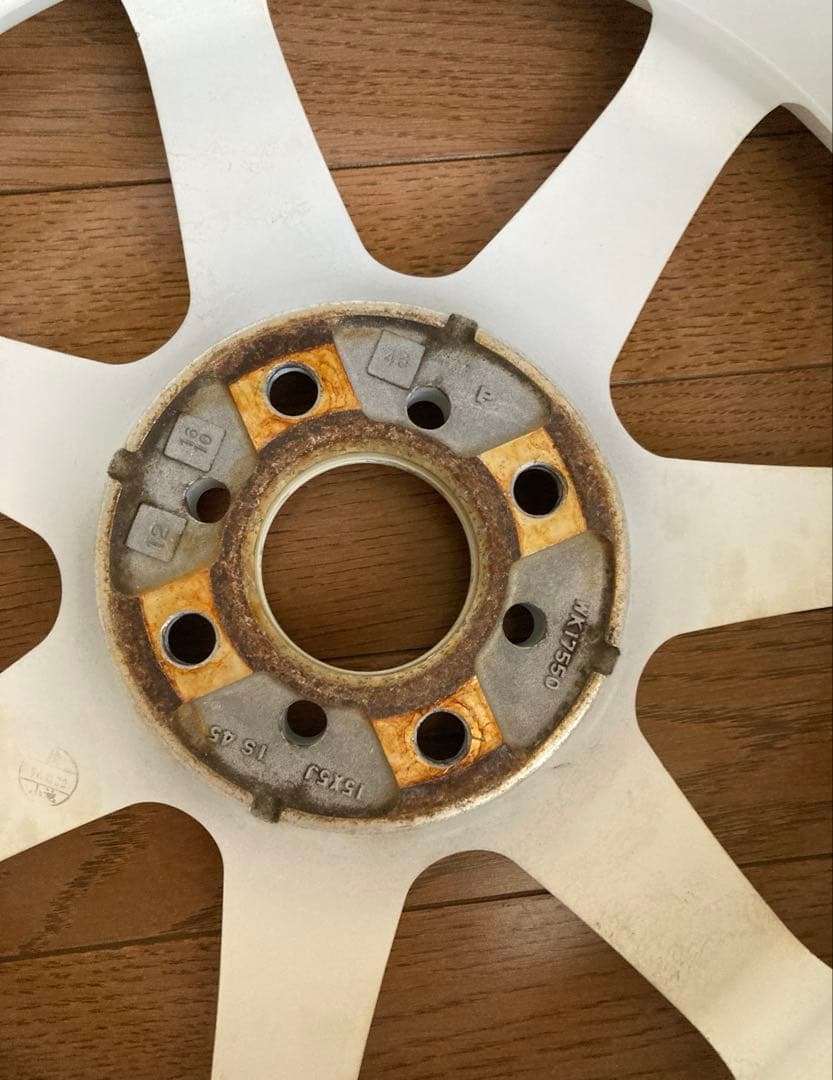 ワーク エモーション T7 15インチ PCD100 4穴 ホワイト 2本