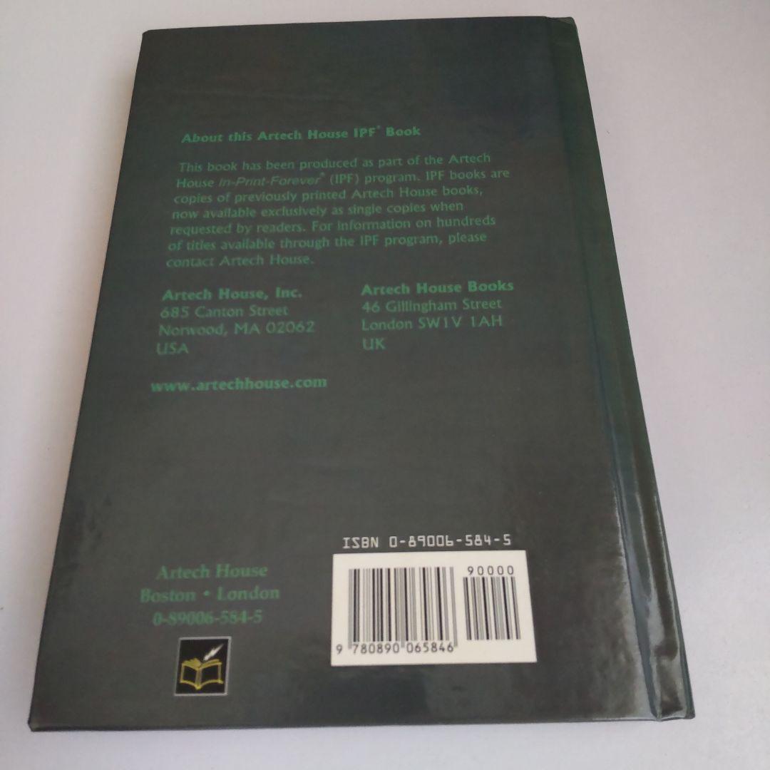 洋書 Low-Angle Microwave Propagation