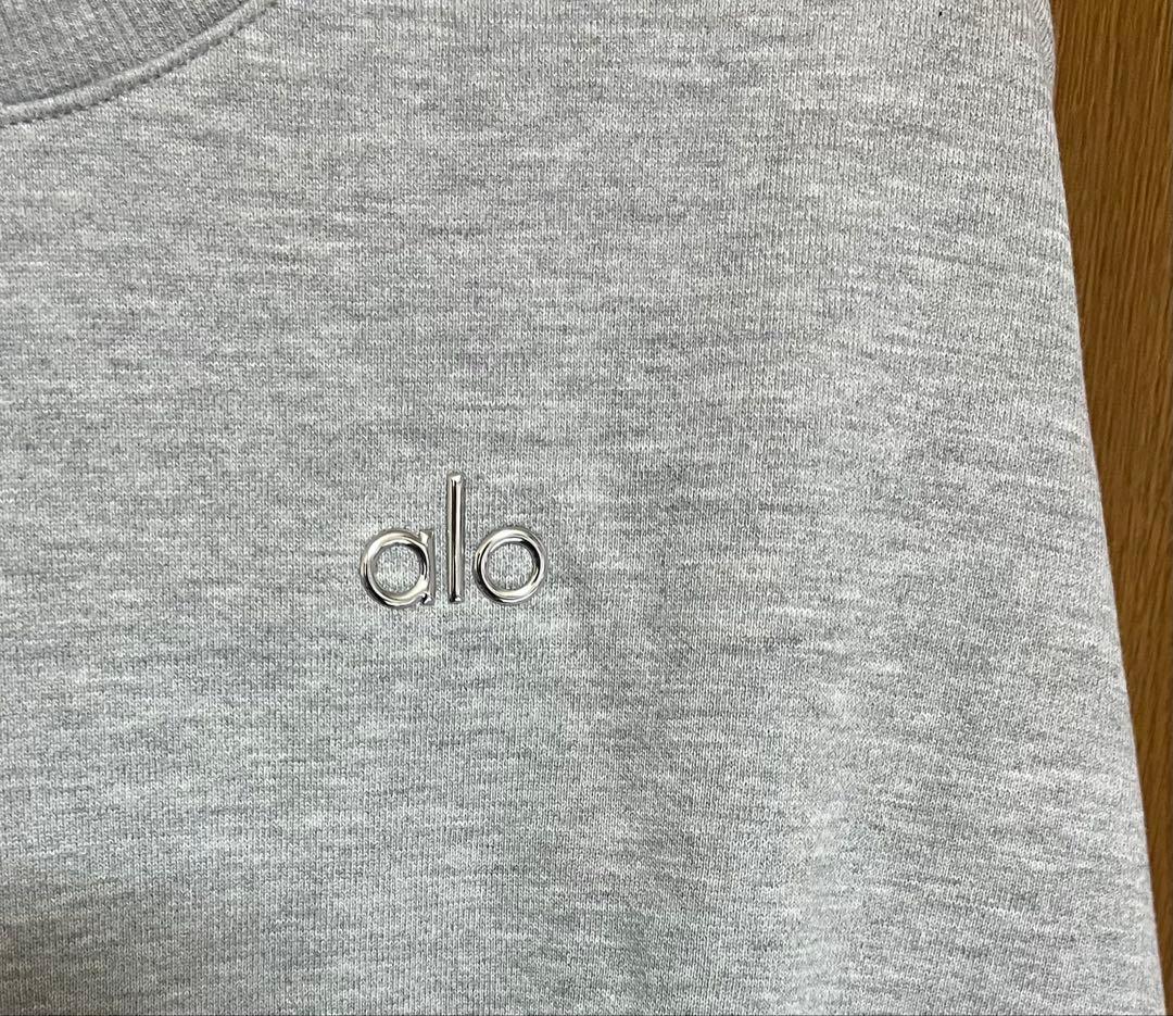 【新品未使用タグ付き】Alo yoga スウェット グレー　Sサイズ