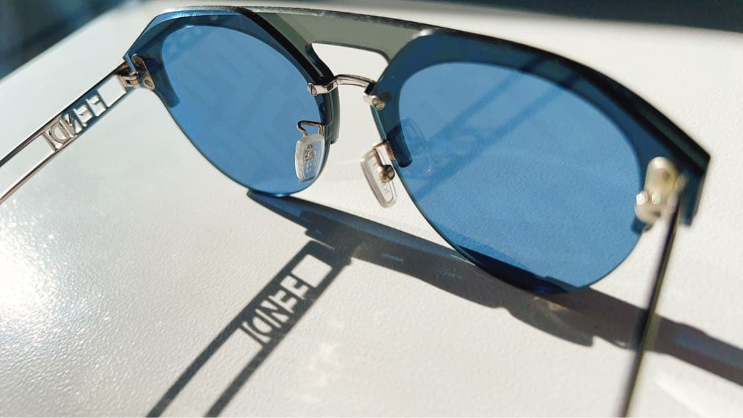 【大幅値下げ中】FENDI モノグラムパイロットサングラス