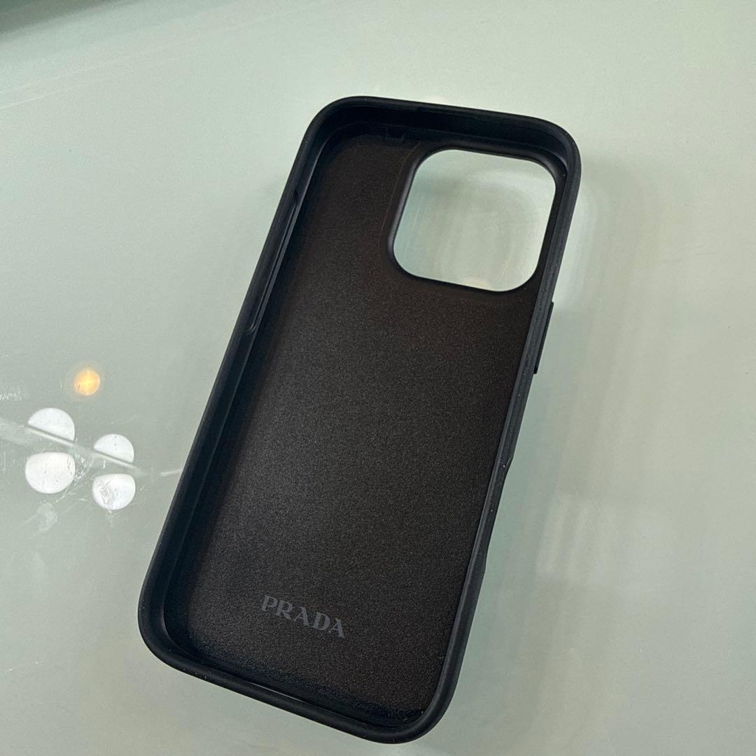 PRADA iPhone16pro ケース（薄い水色）