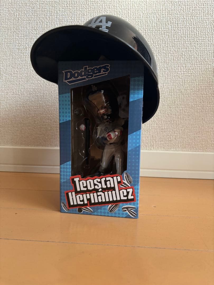 【新品未開封】ドジャース　テオスカー・ヘルナンデス　ボブルヘッド ヘルメット付き
