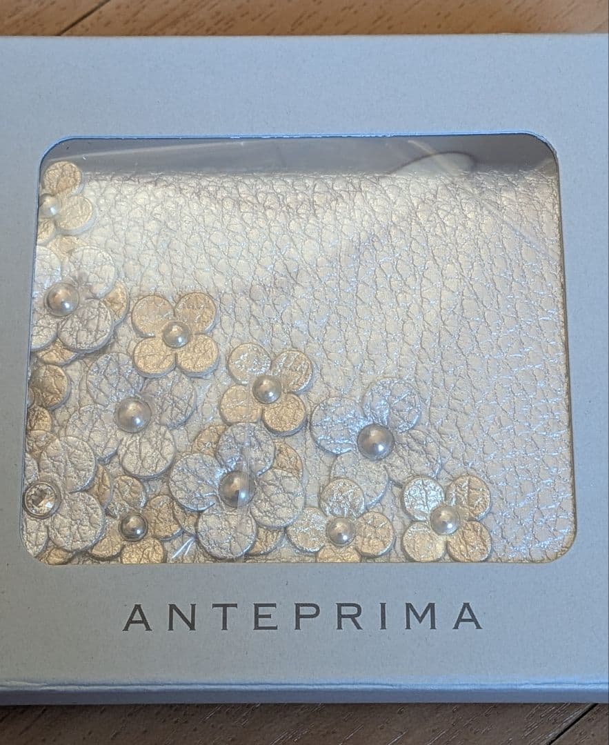 ＜ANAオリジナル＞　アンテプリマ　三つ折り財布 新品