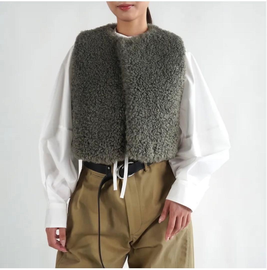 トップス FAUX SHEARLING CROPPED VEST(OLIVE DRAB)