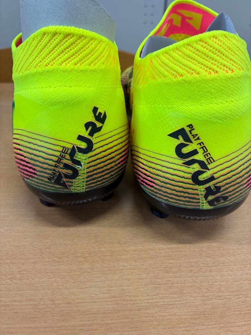 フューチャー8 アルティメット HG/AG イエローアラート　サッカースパイク