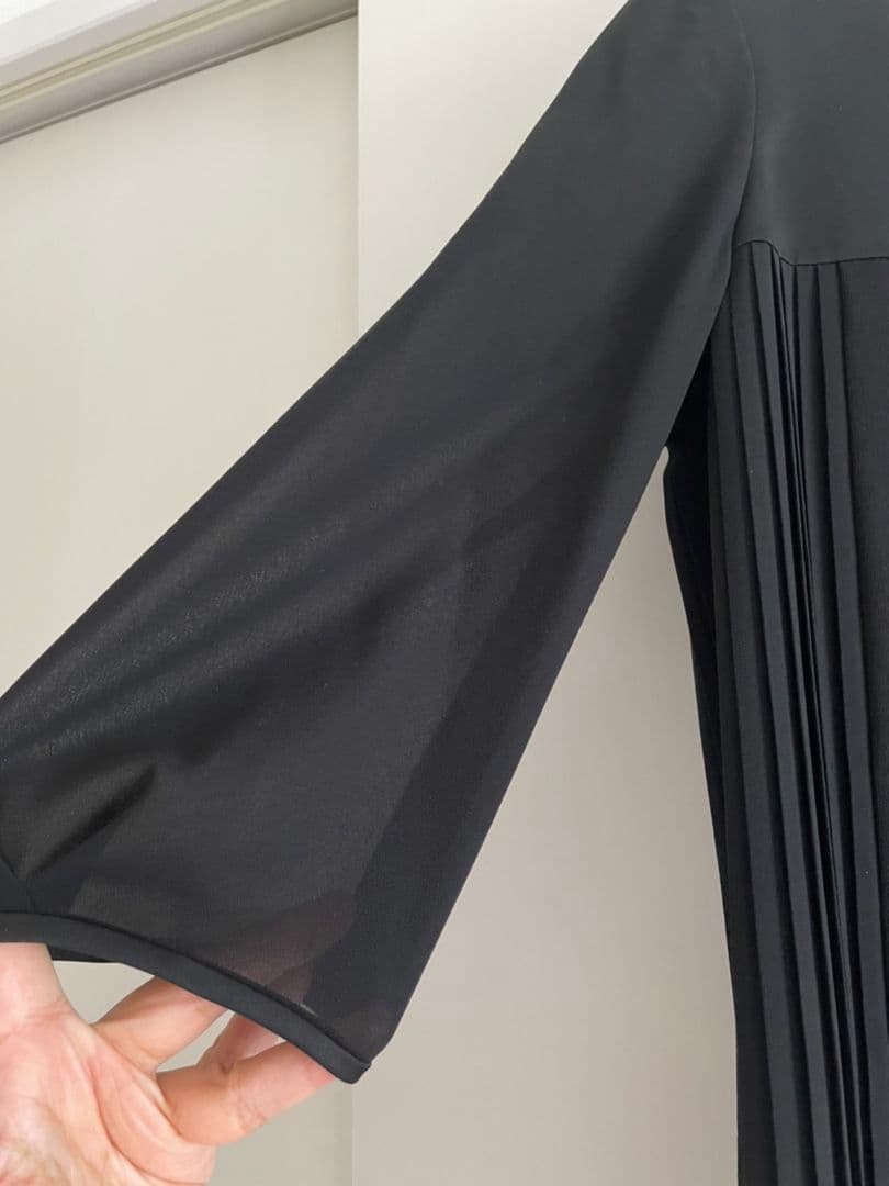 【新品未使用】総額70,000万円 INDIVI 冠婚葬祭ワンピース ジャケット