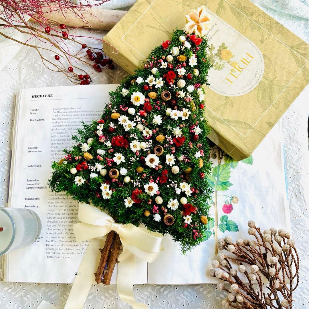 壁に飾るクリスマスツリーガーランド　ウォールツリー　スワッグ　クリスマスリース