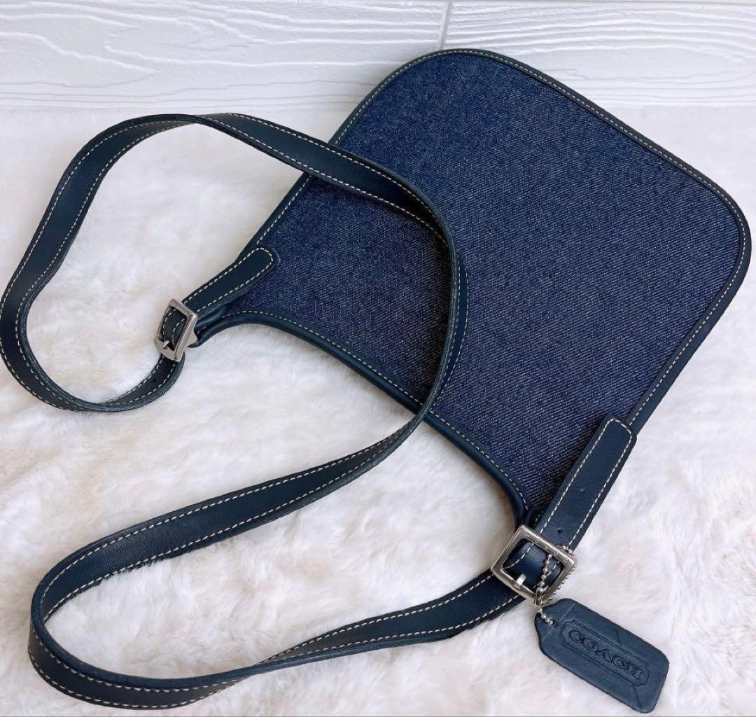 COACHコーチ ショルダーバッグ デニムブルー キャンバスチャーム付.