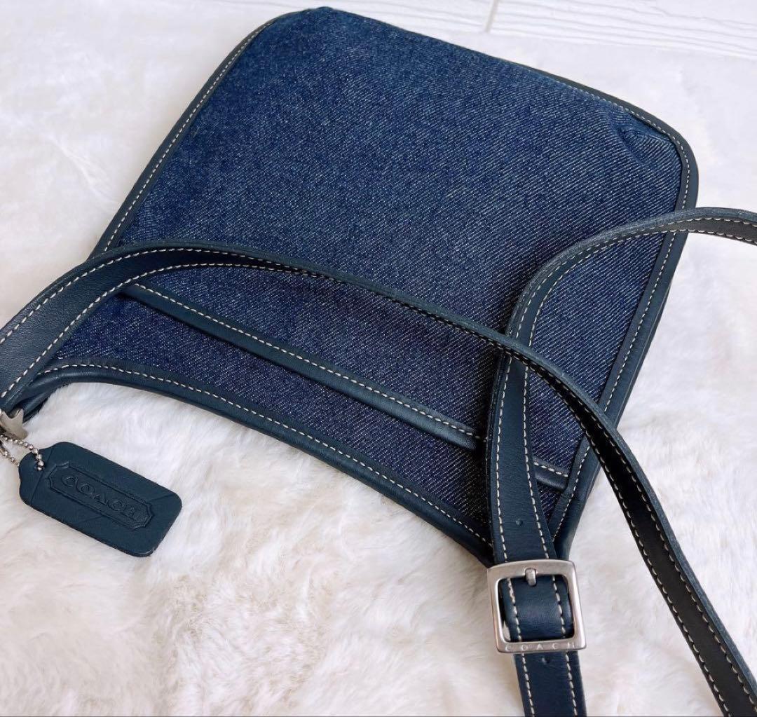 COACHコーチ ショルダーバッグ デニムブルー キャンバスチャーム付.