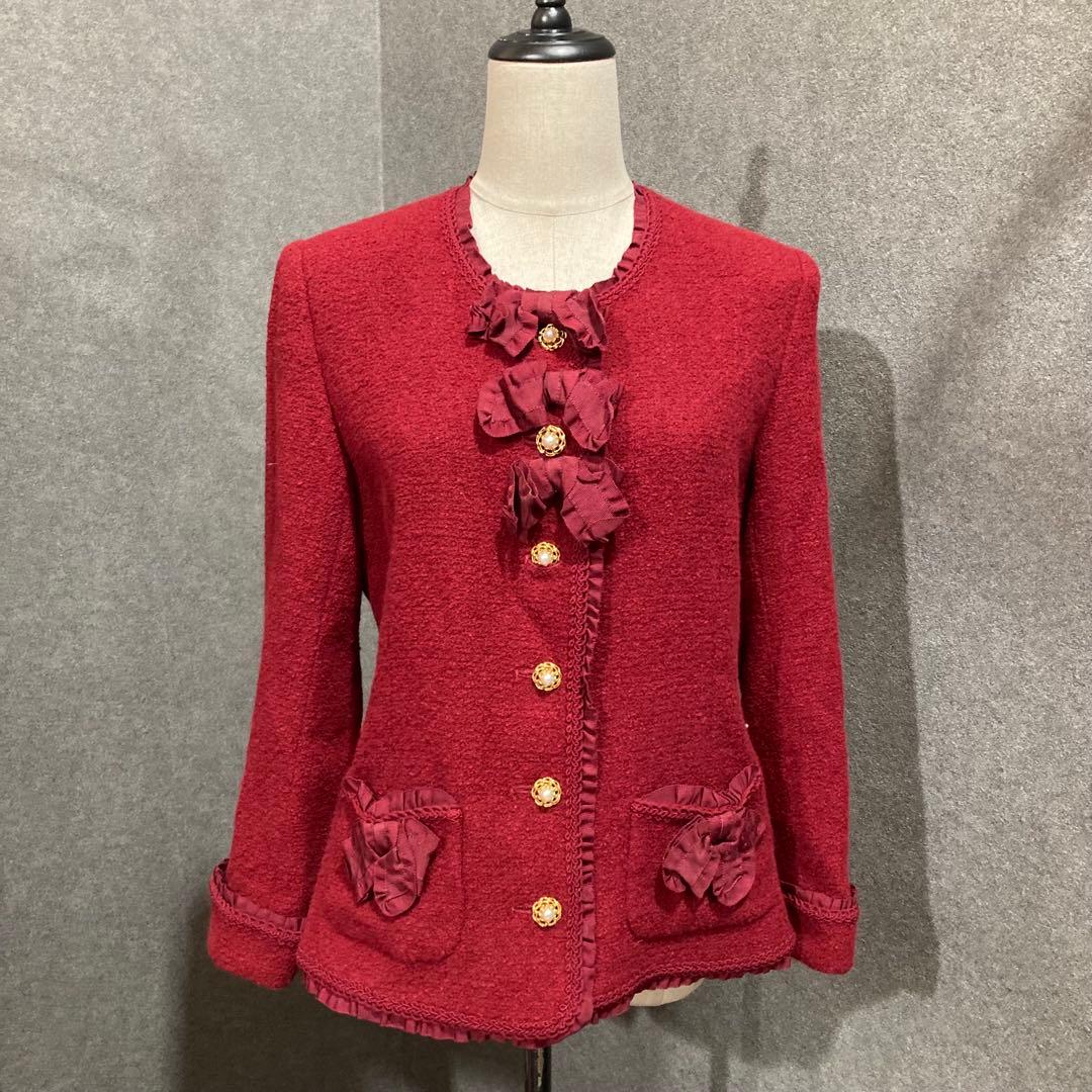 INGEBORG インゲボルグフリル付き赤ノーカラージャケット　リボンジャケット