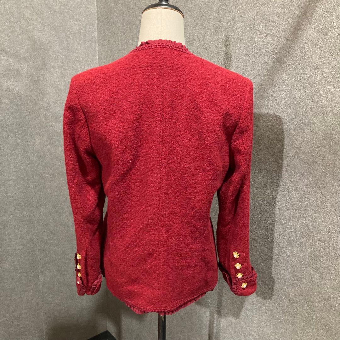 INGEBORG インゲボルグフリル付き赤ノーカラージャケット　リボンジャケット