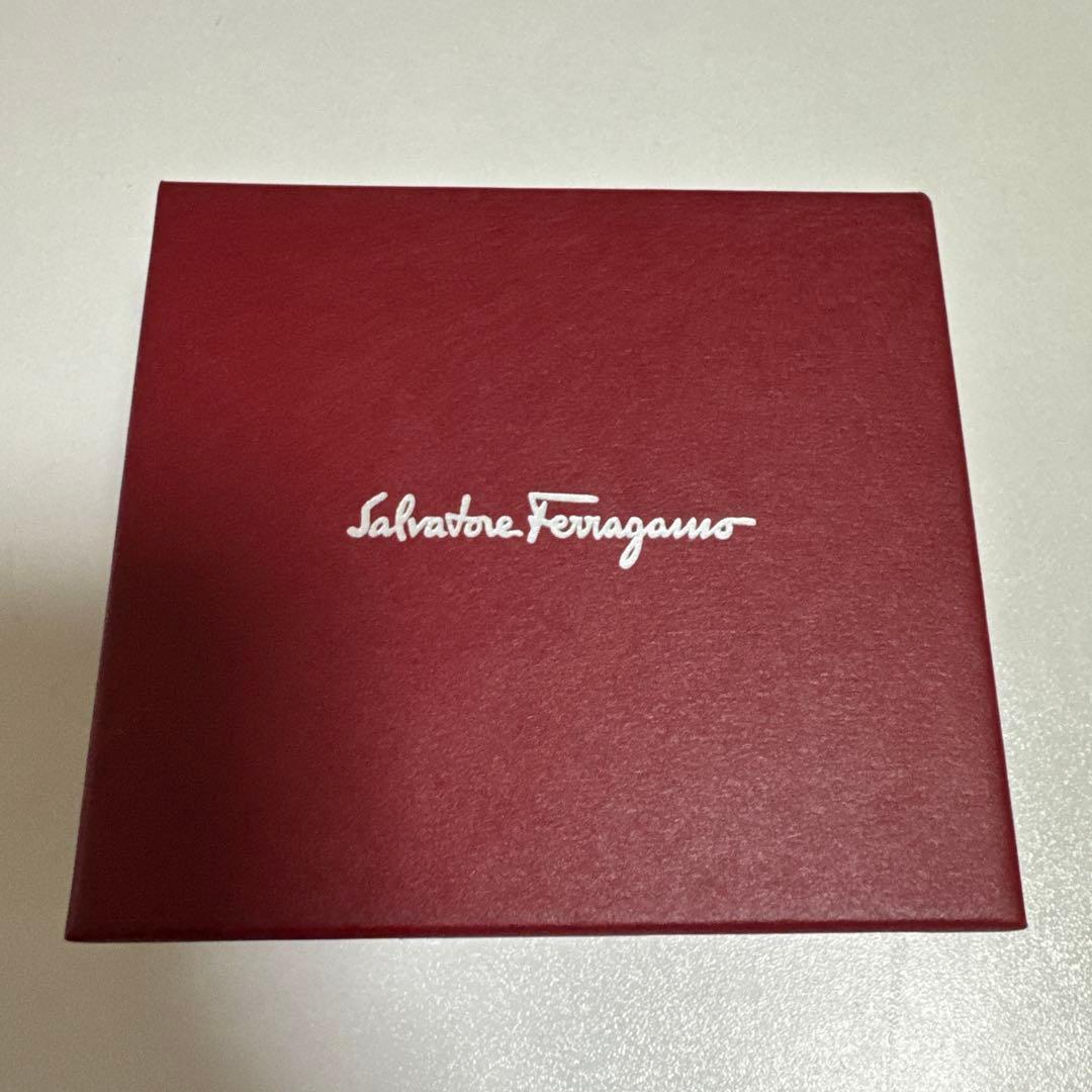 【Ariko】Salvatore Ferragamo ゴールドネックレス