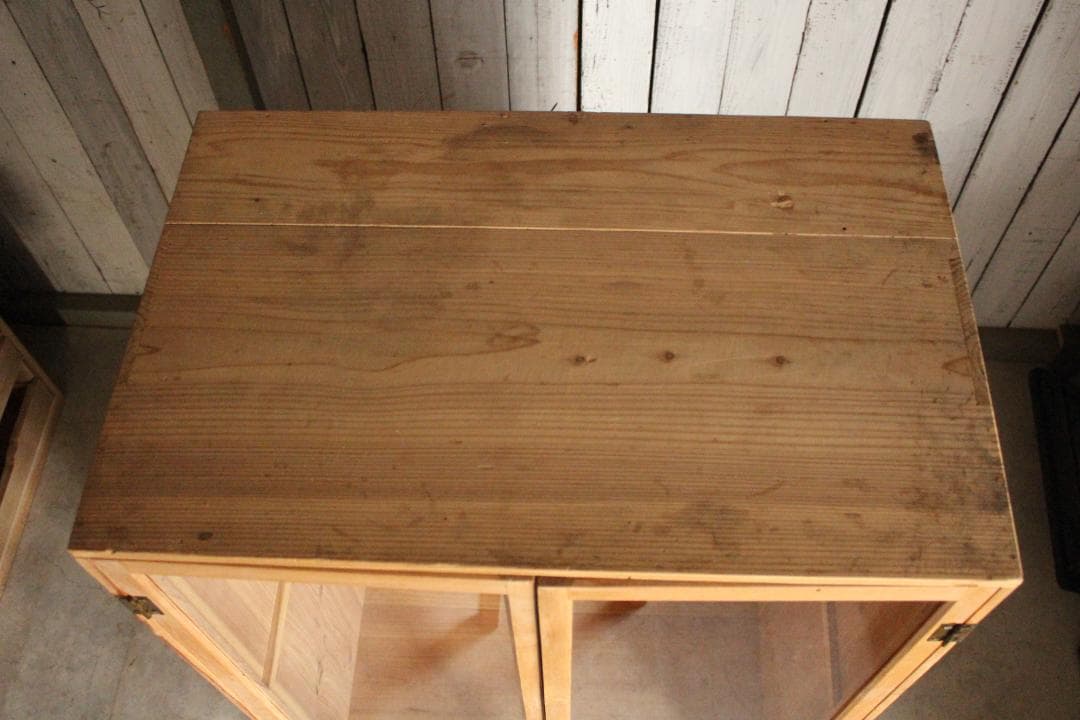 古い木枠のガラス戸棚×木製引き出し　食器棚　水屋　キャビネット　古家具　古民家