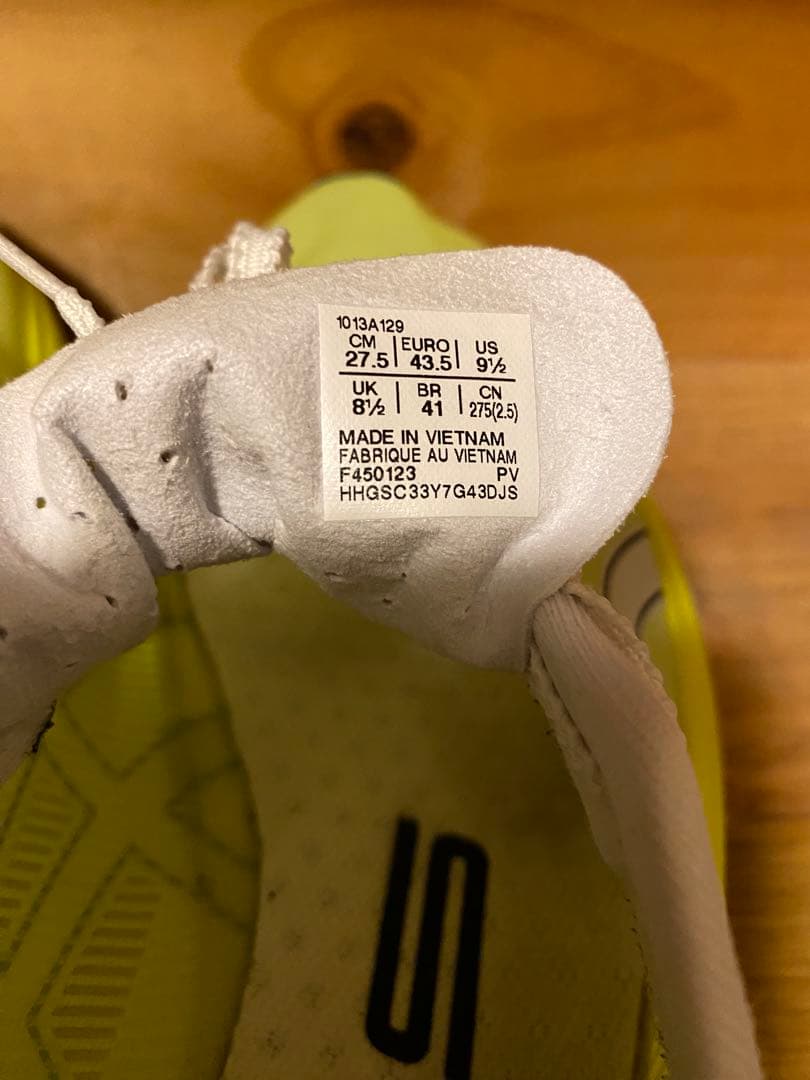 【美品】　アシックス　ランニングシューズ　カーボン厚底S4