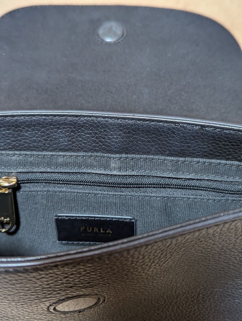 【FURLA】良品☆ウラニアショルダーバッグブラック レザー☆シンプル