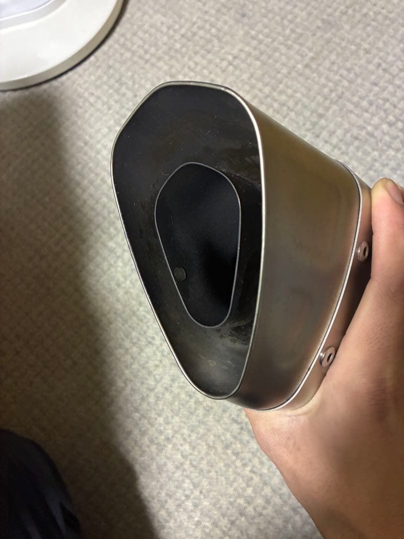 glow　AKRAPOVIC アクラポビッチ　マフラー