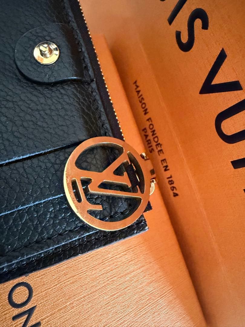 【極美品】Louis Vuittonミニ財布 ポルトフォイユリサ