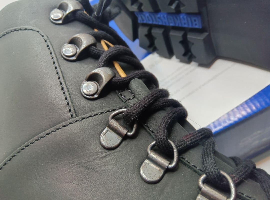 R*8様 新品ビルケンシュトックジャクソントレッキングブーツ40黒260