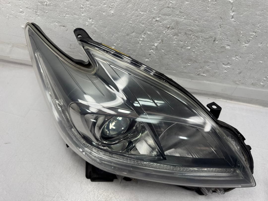 プリウスZVW30後期ヘッドライト左右セットキセノHIDレベ付コイト47-52