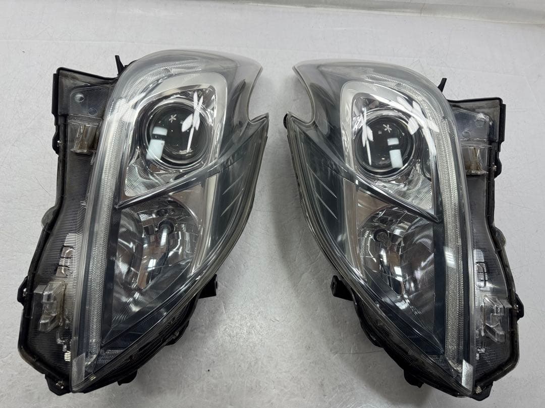 プリウスZVW30後期ヘッドライト左右セットキセノHIDレベ付コイト47-52