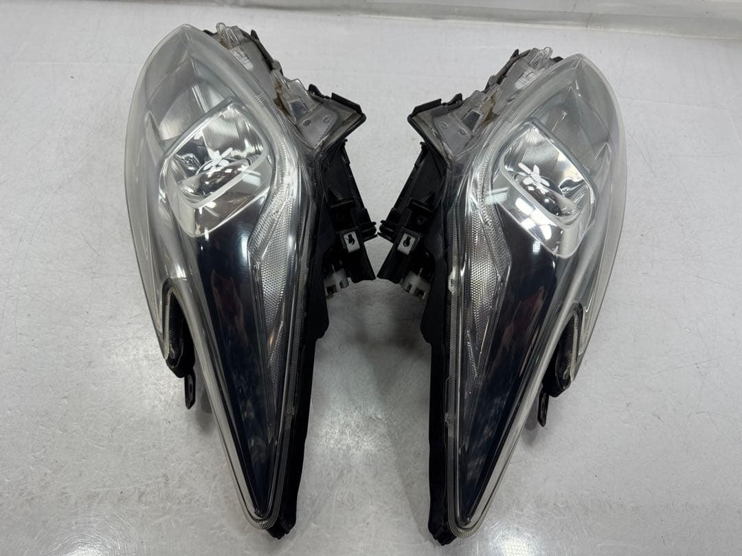 プリウスZVW30後期ヘッドライト左右セットキセノHIDレベ付コイト47-52
