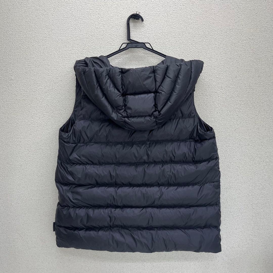美品 ☆モンクレール☆ ダウンベスト フード付き ネイビー