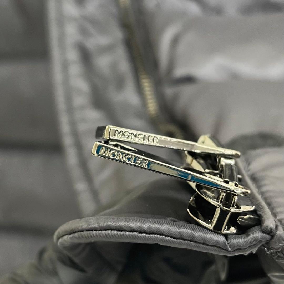 美品 ☆モンクレール☆ ダウンベスト フード付き ネイビー