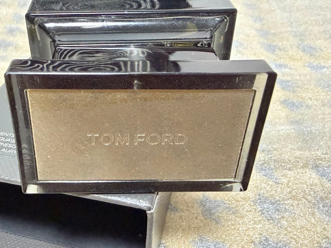 香水(男性用) TOM FORD OUDWOOD Eau de Parfum EDP 100ml