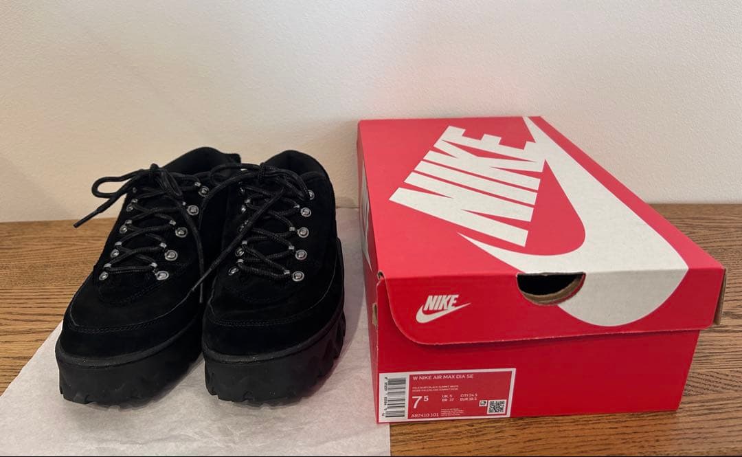 Nike Lahar Low ラハール ロー ブラック 37.5