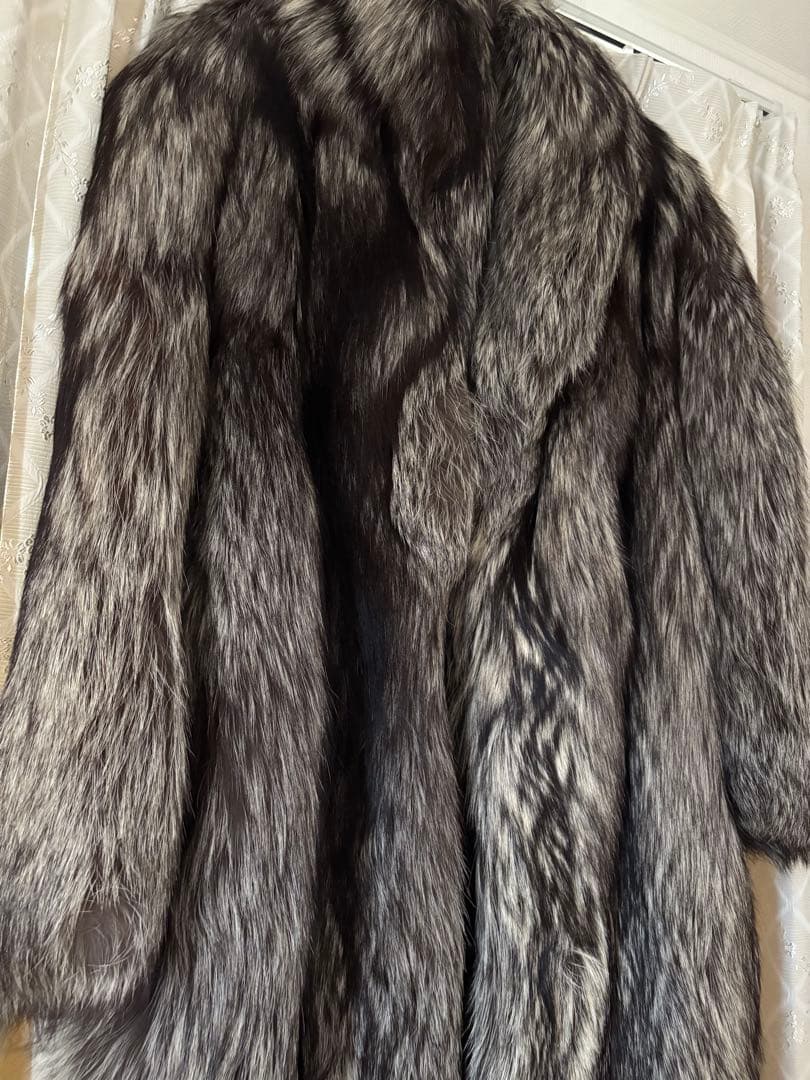 エンバ EMBA最高級ベストクオリティシルバーフォックス毛皮