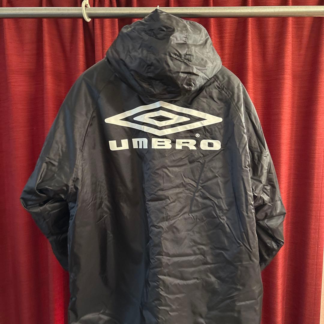 UMBRO ベンチコート 新品未使用タグ付き(サイズＯ)