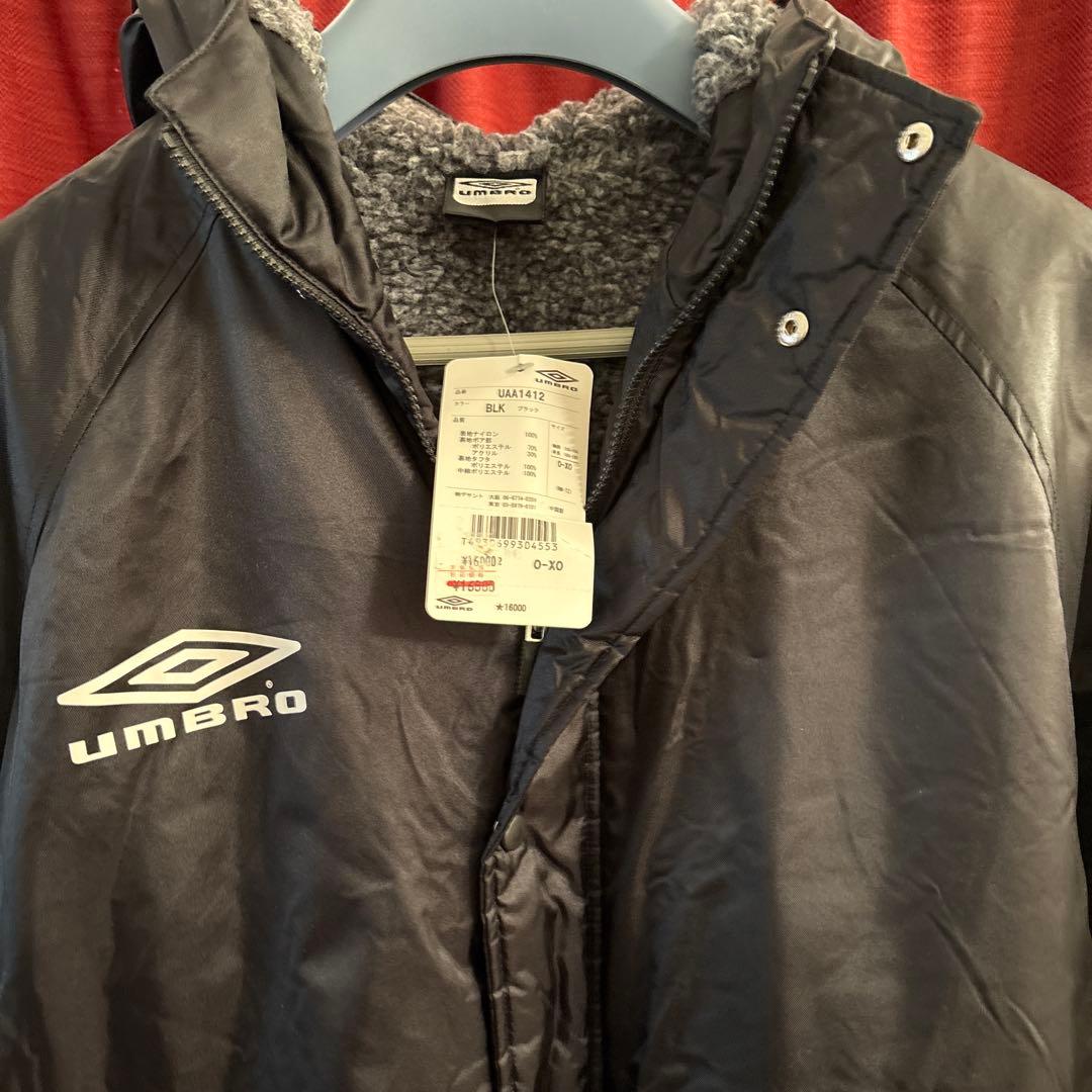 UMBRO ベンチコート 新品未使用タグ付き(サイズＯ)