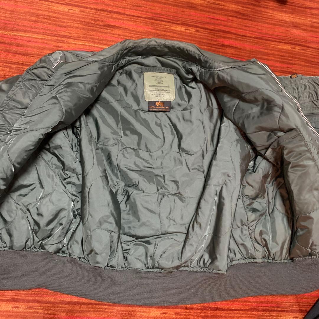 Alpha Industries MA-1 フライトジャケット