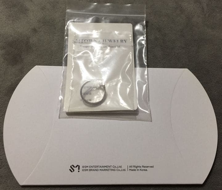 SHINee 10周年記念公式グッズ ネームリング  キー KEY