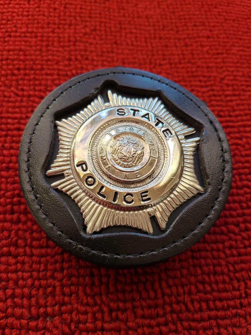 米国ポリスバッジ【MAINE州STATE POLICE】PFバッジホルダー付き
