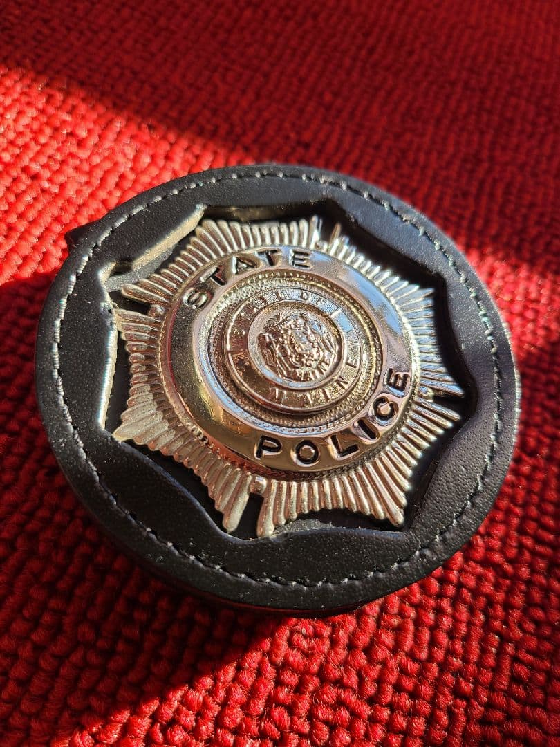 米国ポリスバッジ【MAINE州STATE POLICE】PFバッジホルダー付き