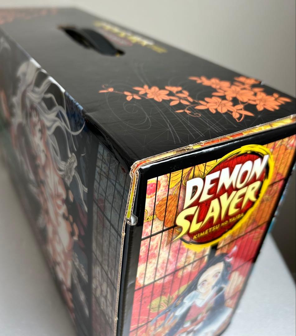 【英語版】鬼滅の刃　全巻セット　DEMON SLAYER コンプリートBOX