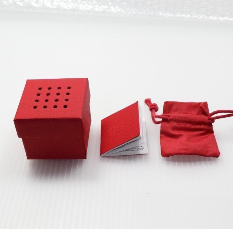 【新品2点セット】ディーゼル DIESEL片シルバー ステンレス クロス　ピアス