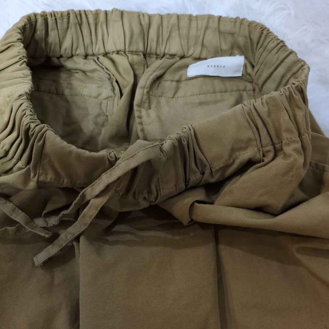 かぐれ　ベージュ コットンクロップドパンツ