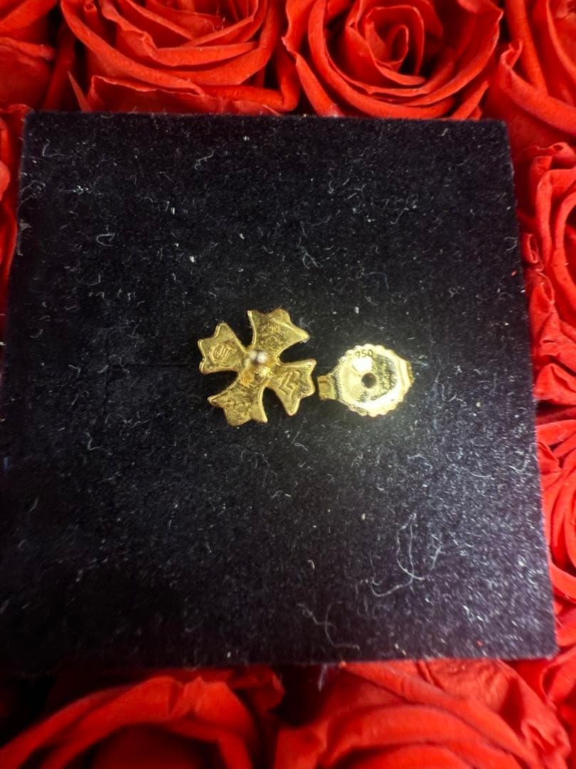 魔*ク様 CHプラススタッド22Kパヴェダイヤ