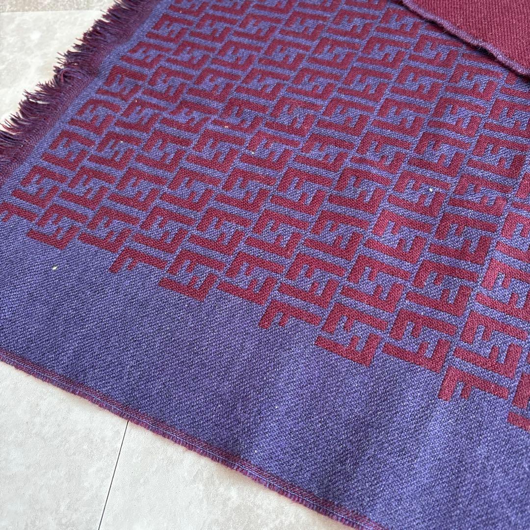 Fendi ロゴ マフラー 紫色