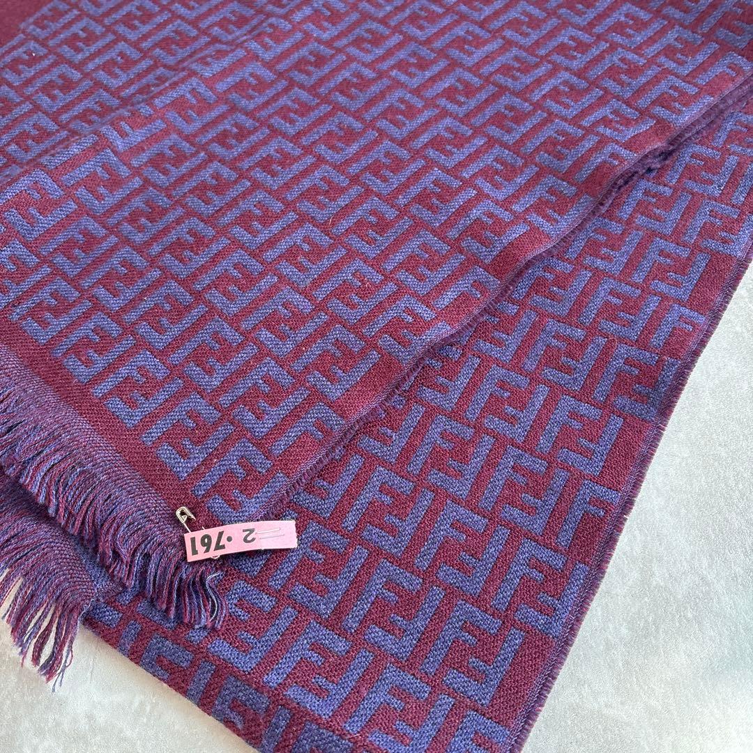 Fendi ロゴ マフラー 紫色