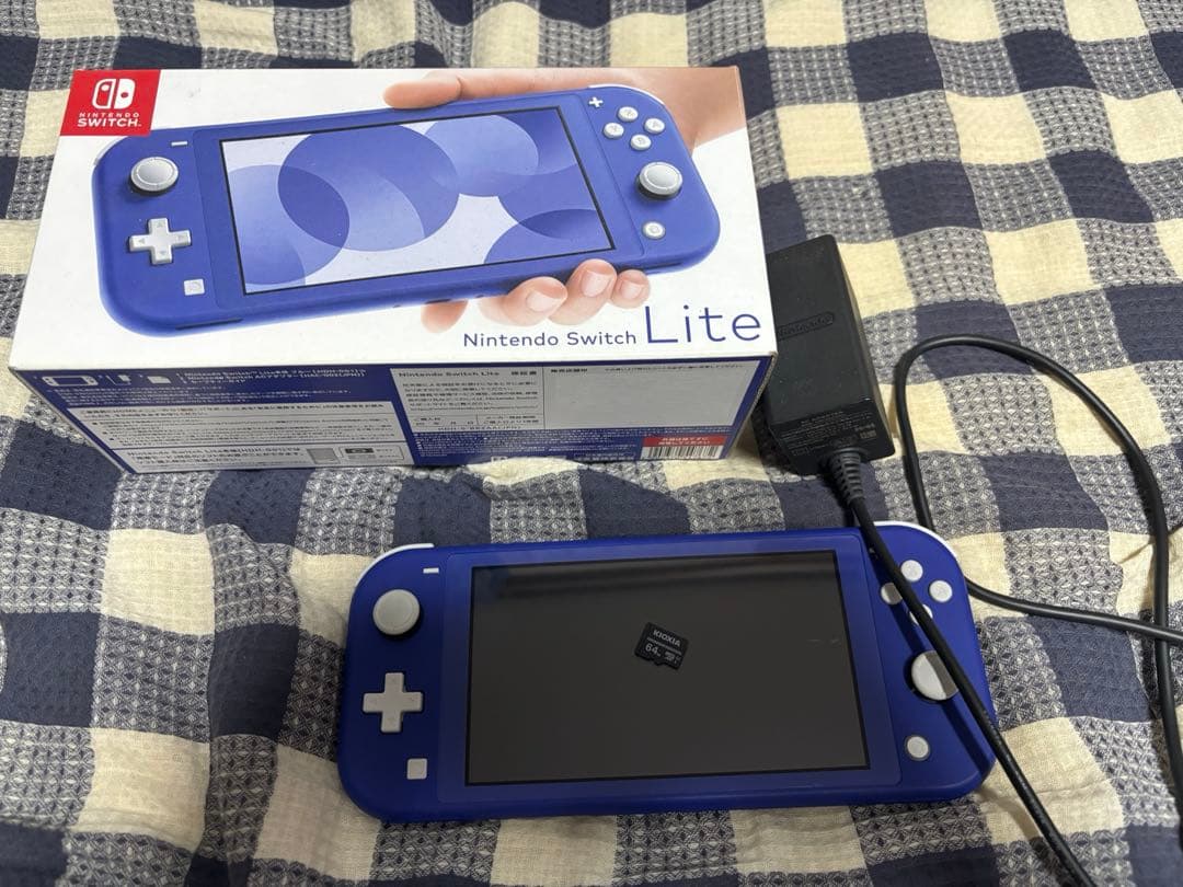【美品】Nintendo Switch Lite 青色 本体+SD64gb付き