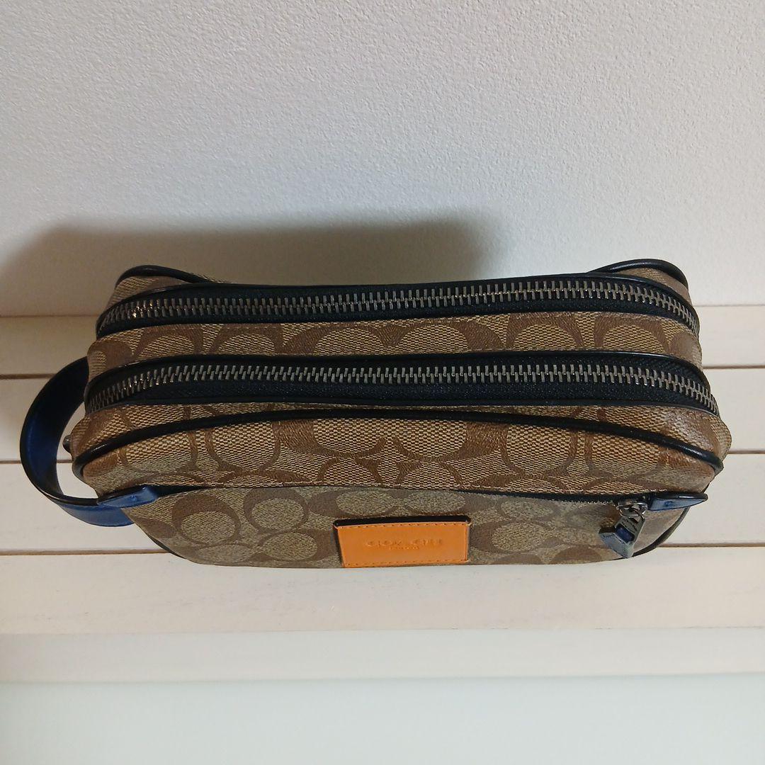 COACH ダブルジッパー バッグ　シグネチャー