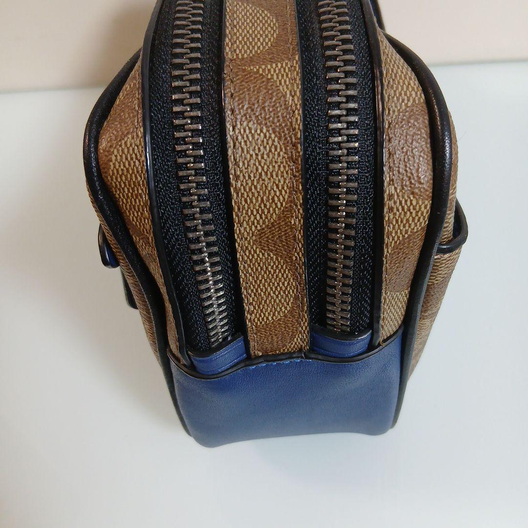 COACH ダブルジッパー バッグ　シグネチャー