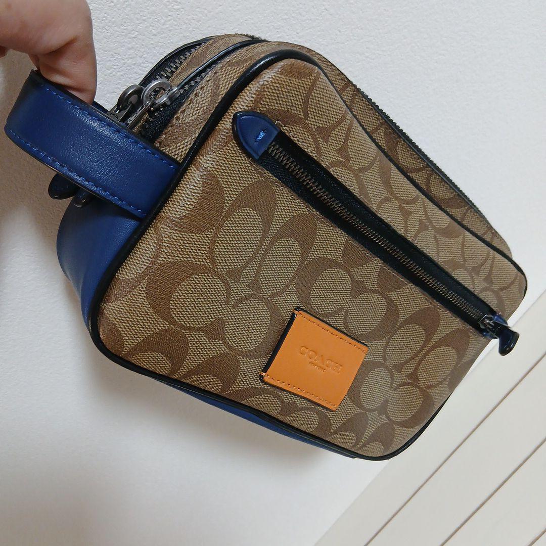 COACH ダブルジッパー バッグ　シグネチャー