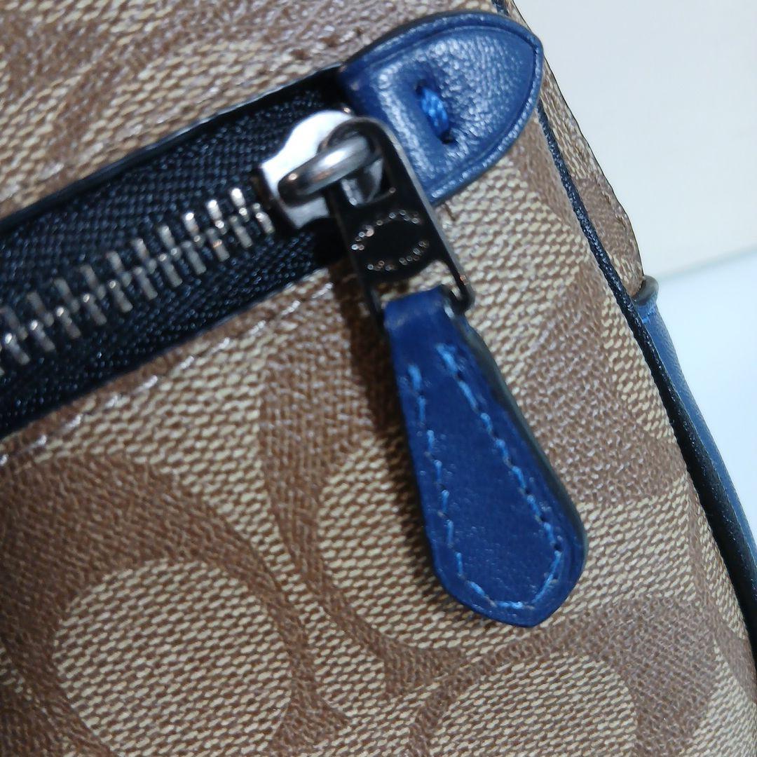 COACH ダブルジッパー バッグ　シグネチャー